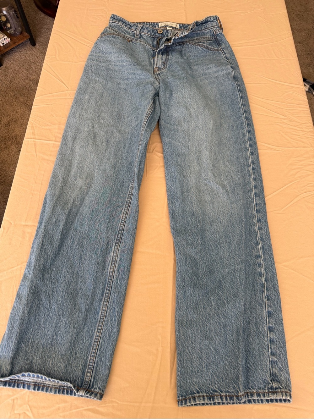 Abercrombie Curve Love The Loose High Rise Jeans Size 26/2R Medium Wash